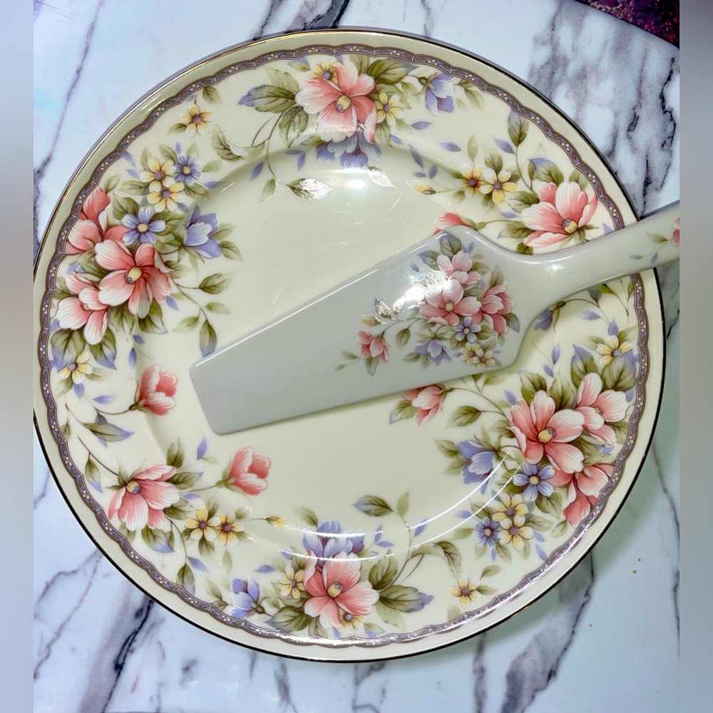 Andrea by Sadek vintage porcelain serving plate.